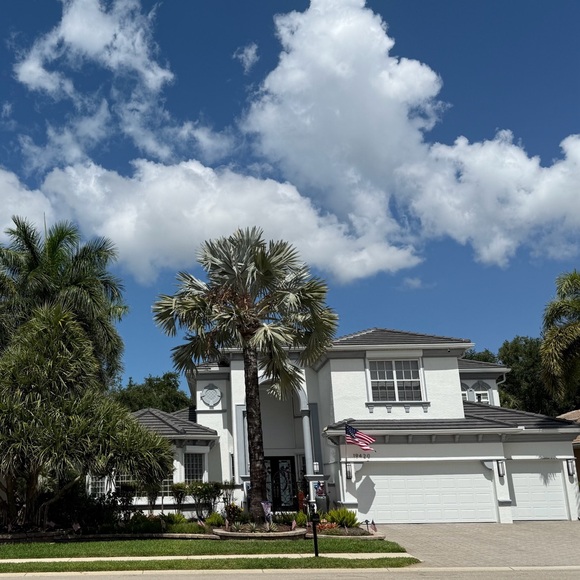 Meet your Posher, Cynthia - Picture 6 of 16